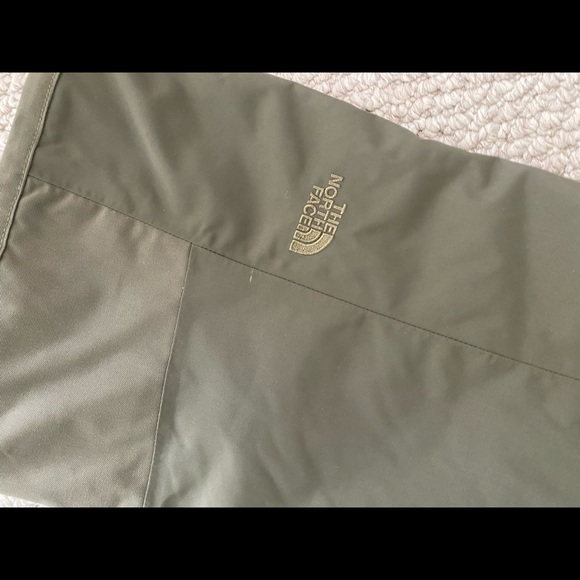 NORTH FACE - Freedom ski pants. Size small. Insulated. - Picture 4 of 6
